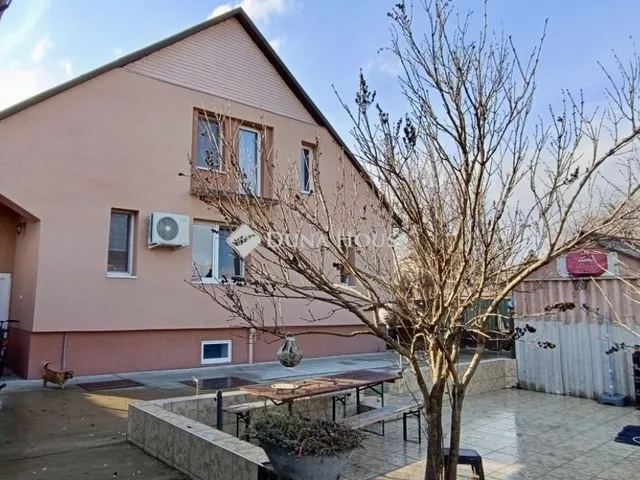 Eladó ház Nyergesújfalu 191 nm