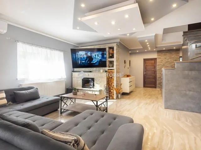 Eladó ház Tokod 360 nm