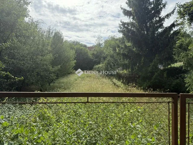 Eladó telek Kesztölc 800 nm