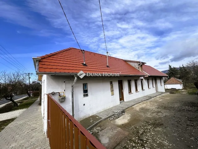 Eladó ház Piliscsév 80 nm