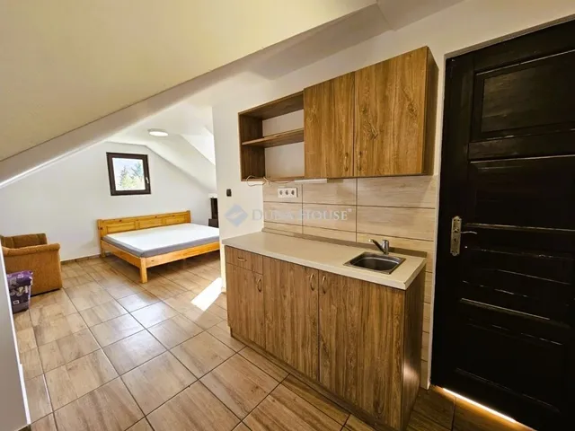 Eladó üdülő és hétvégi ház Piliscsév 140 nm