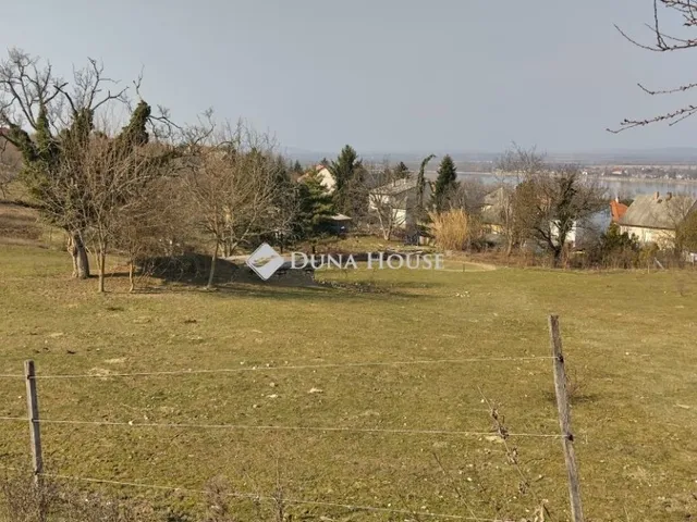 Eladó telek Lábatlan 4591 nm