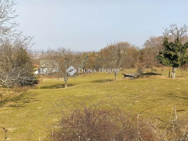 Eladó telek Lábatlan 4591 nm