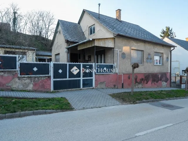 Eladó ház Nyergesújfalu 89 nm