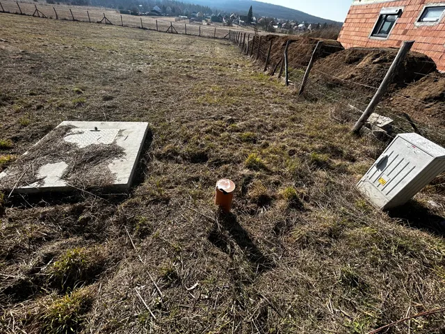 Eladó telek Piliscsév 672 nm