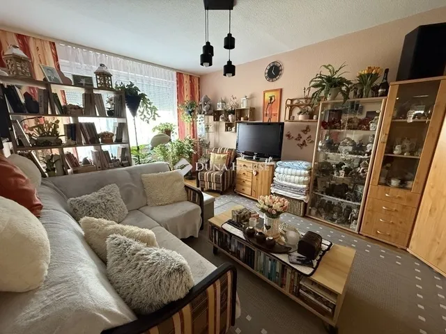 Eladó lakás Nyergesújfalu 53 nm