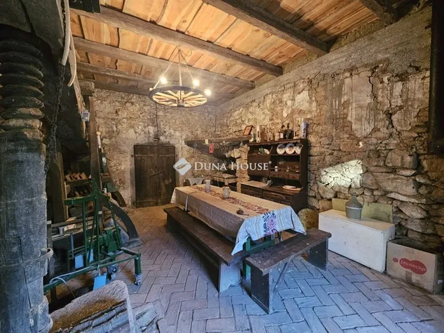 Eladó telek Nyergesújfalu 306 nm