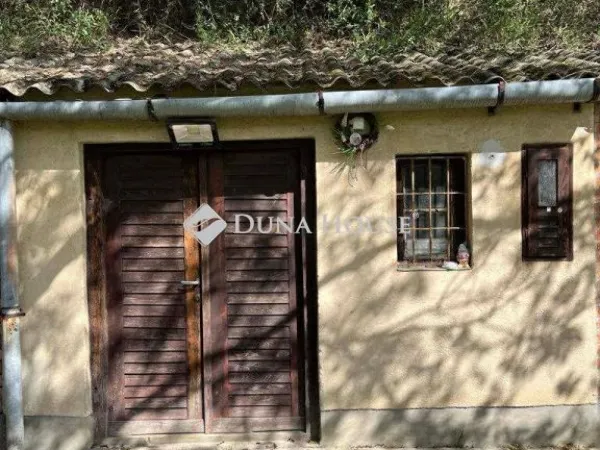 Eladó üdülő és hétvégi ház Kesztölc 21 nm