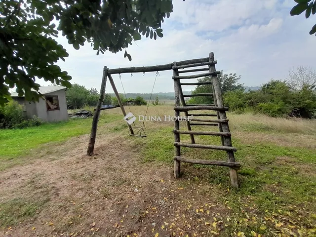 Eladó kereskedelmi és ipari ingatlan Sárisáp 86 nm