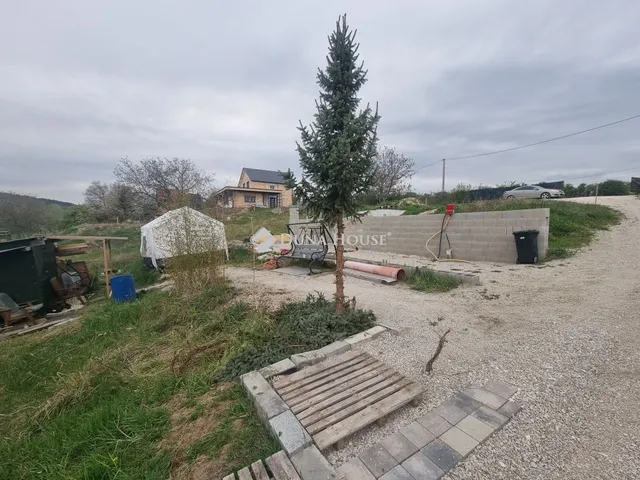 Eladó telek Dorog 1062 nm