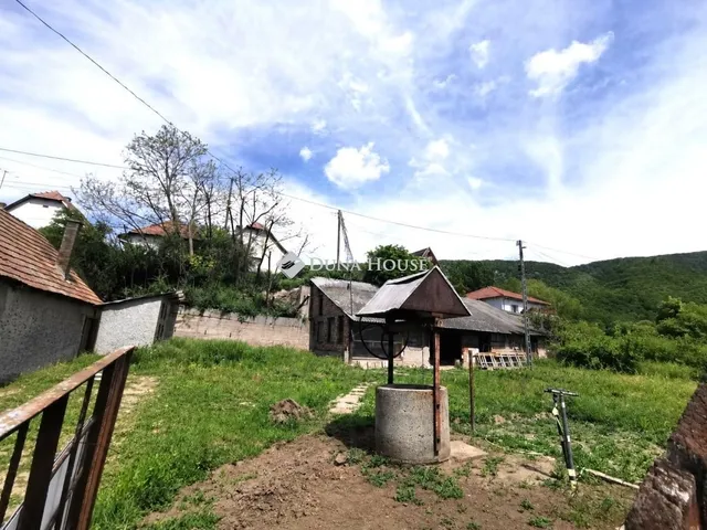 Eladó telek Kesztölc 567 nm