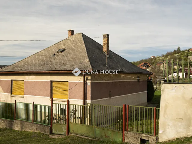 Eladó ház Csolnok 89 nm