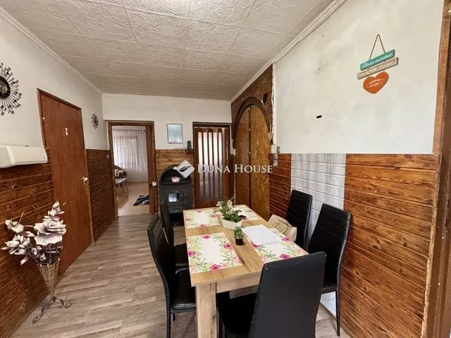 Eladó ház Nyergesújfalu 287 nm