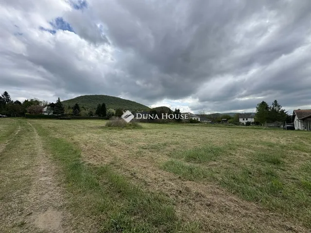Eladó telek Esztergom 5266 nm