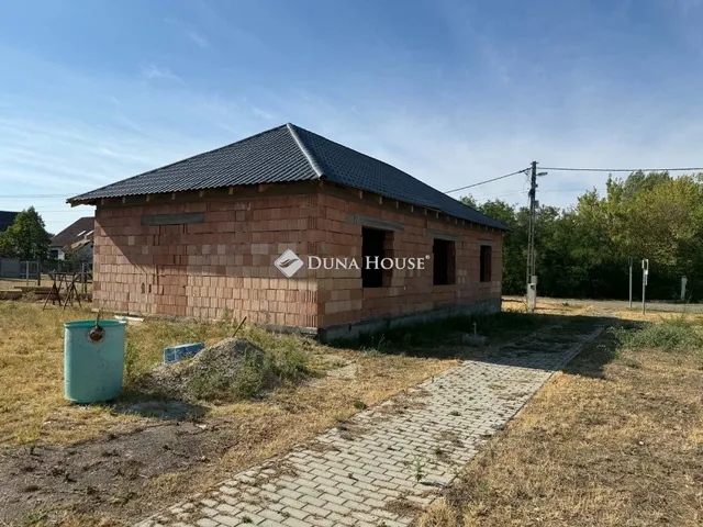 Eladó ház Kesztölc 156 nm