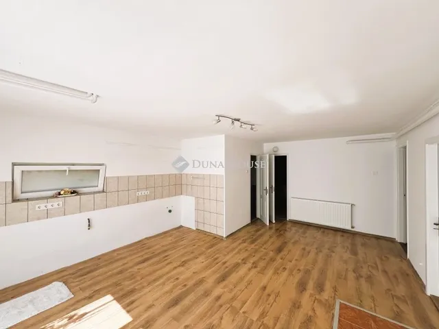 Eladó ház Piliscsév 164 nm