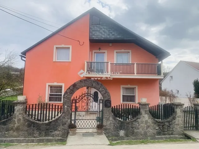 Eladó ház Bajót 200 nm