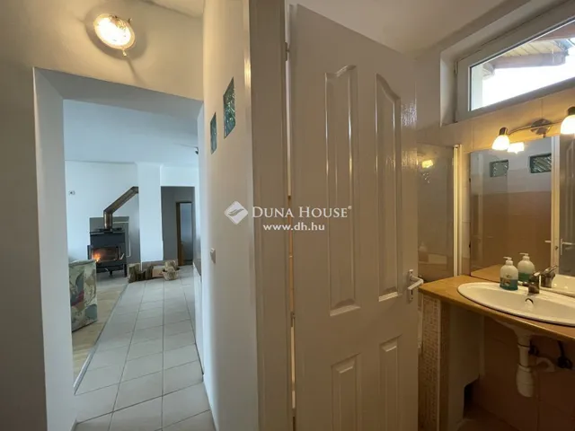 Eladó ház Dunaalmás 94 nm