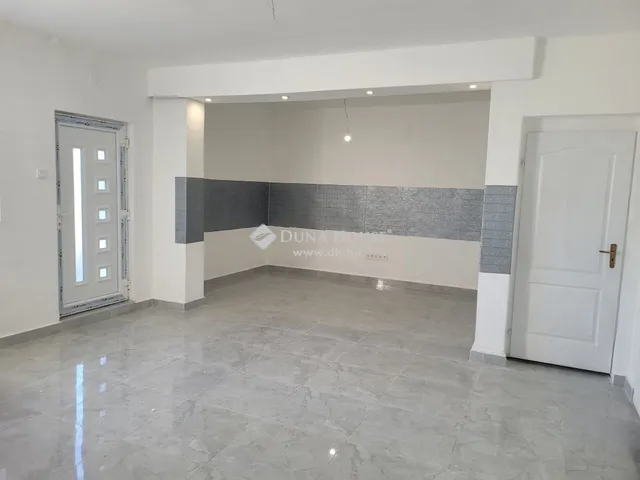 Eladó ház Lábatlan 140 nm