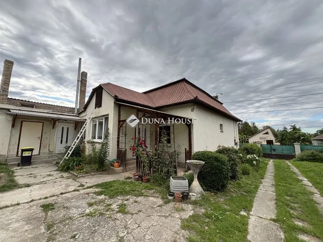 Eladó ház Lábatlan 138 nm