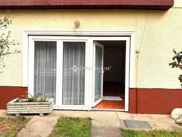 Eladó ház Piliscsév 224 nm