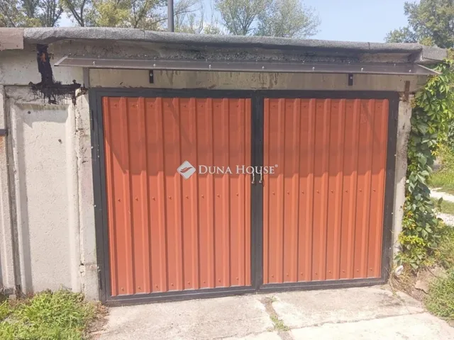 Eladó garázs Nyergesújfalu 15 nm
