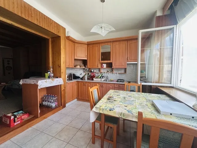 Eladó ház Lábatlan 218 nm