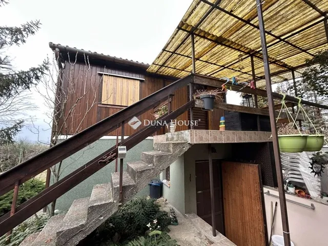 Eladó ház Úny 60 nm