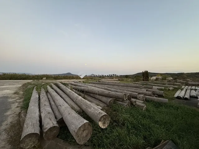 Eladó telek Nyergesújfalu 3232 nm