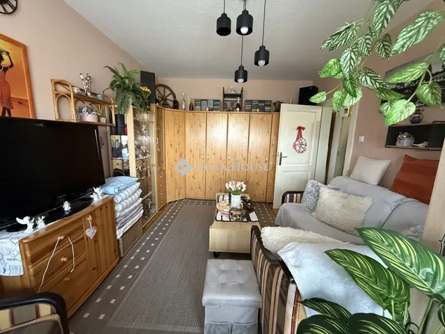 Eladó lakás Nyergesújfalu 53 nm