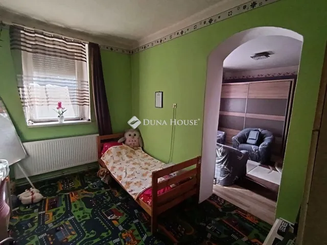 Eladó ház Epöl 87 nm