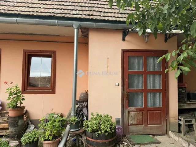 Eladó ház Kesztölc 60 nm