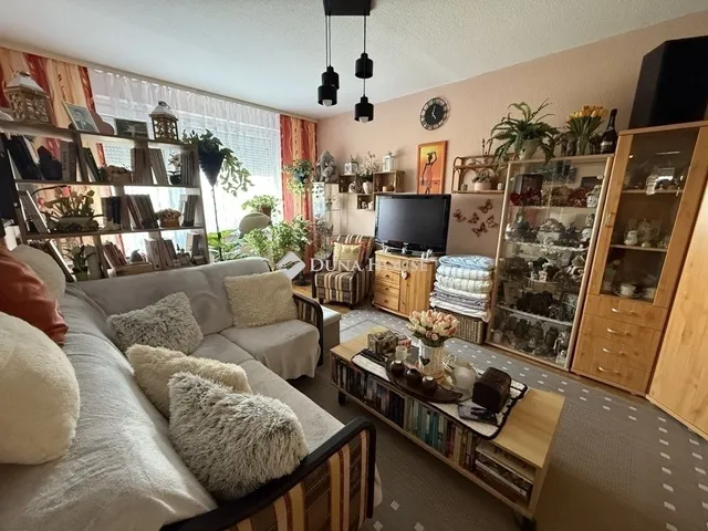 Eladó lakás Nyergesújfalu 53 nm