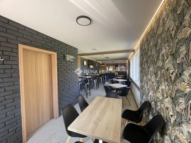 Eladó kereskedelmi és ipari ingatlan Nyergesújfalu 77 nm