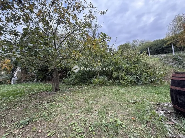 Eladó telek Nyergesújfalu 3370 nm