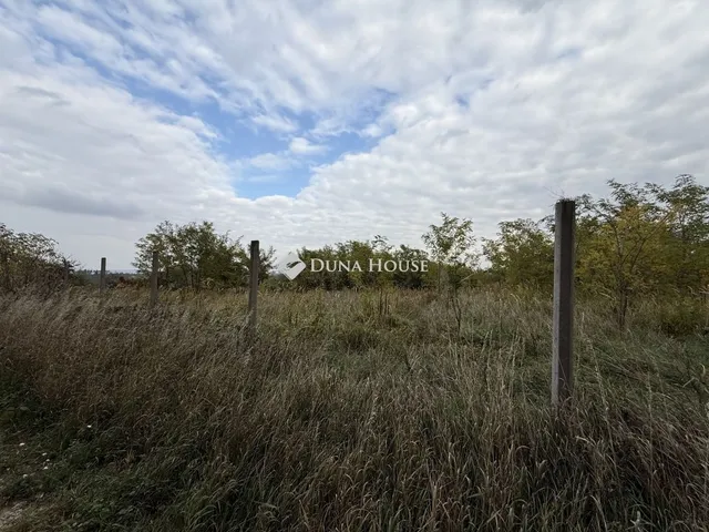 Eladó telek Nyergesújfalu 1119 nm