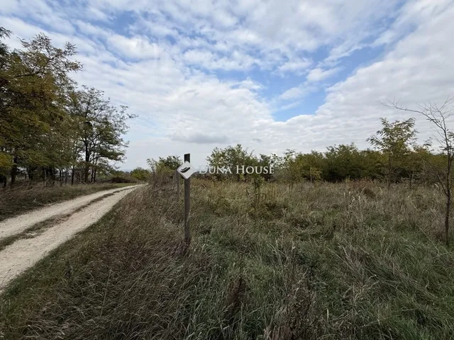 Eladó telek Nyergesújfalu 849 nm