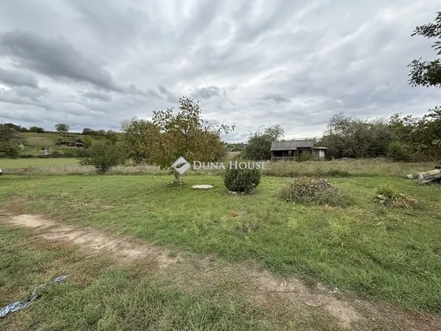 Eladó telek Nyergesújfalu 1381 nm