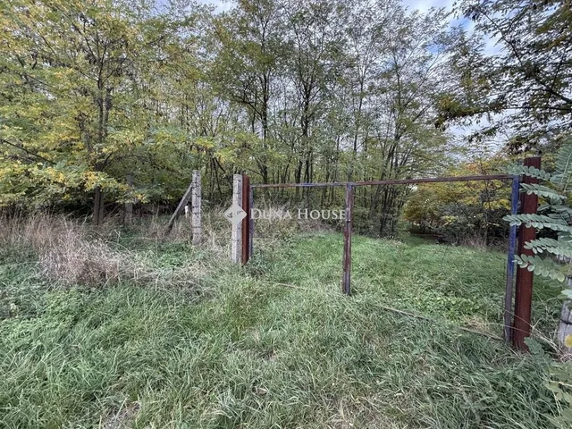 Eladó telek Nyergesújfalu 1899 nm