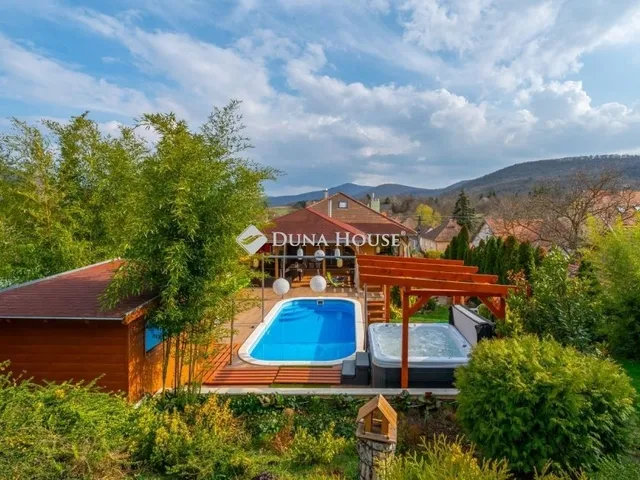 Eladó ház Pilismarót 420 nm