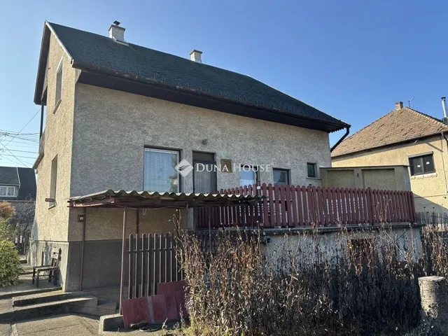 Eladó ház Süttő 193 nm