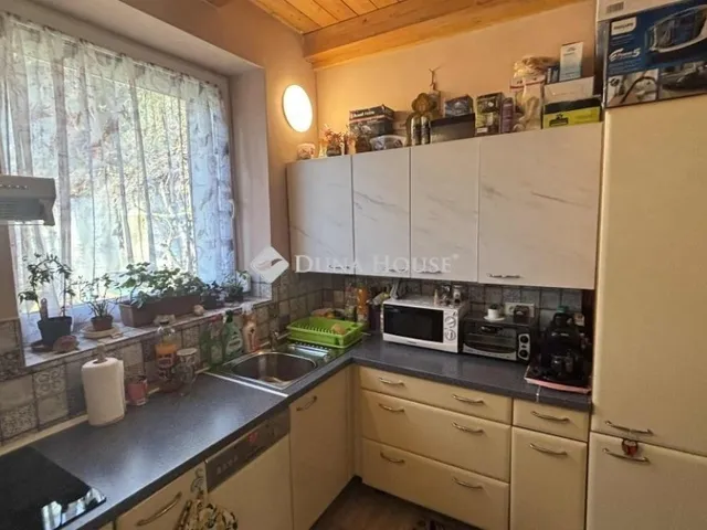 Eladó üdülő és hétvégi ház Kesztölc 26 nm