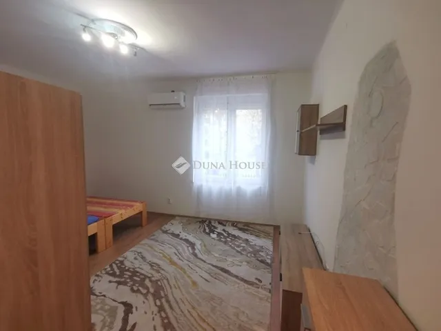 Eladó lakás Lábatlan 34 nm