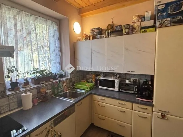 Eladó ház Kesztölc 26 nm