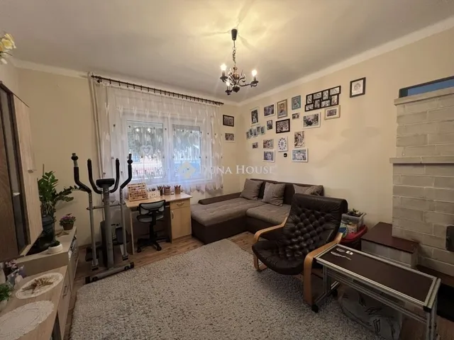 Eladó ház Nyergesújfalu 200 nm