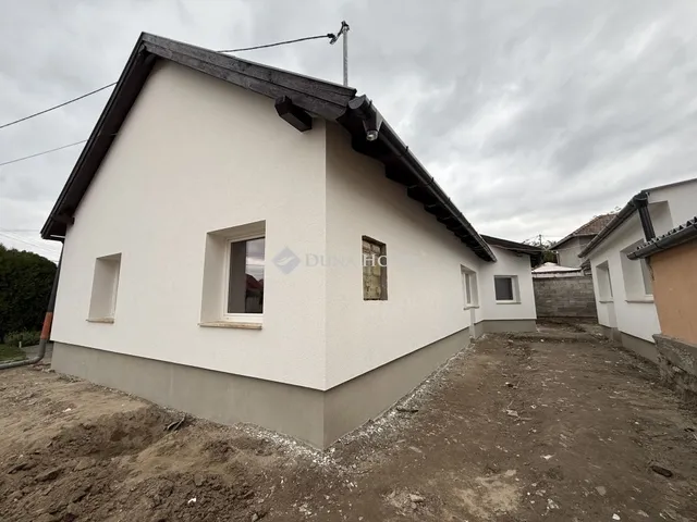 Eladó ház Nyergesújfalu 120 nm
