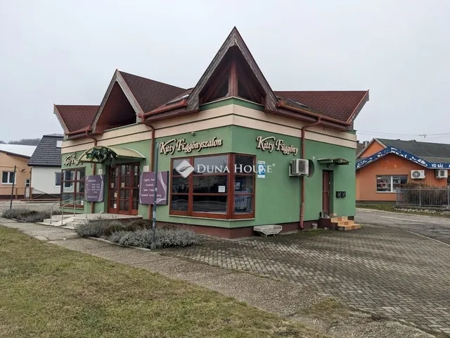 Eladó kereskedelmi és ipari ingatlan Dorog 186 nm