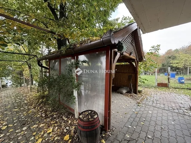 Eladó üdülő és hétvégi ház Nyergesújfalu 65 nm