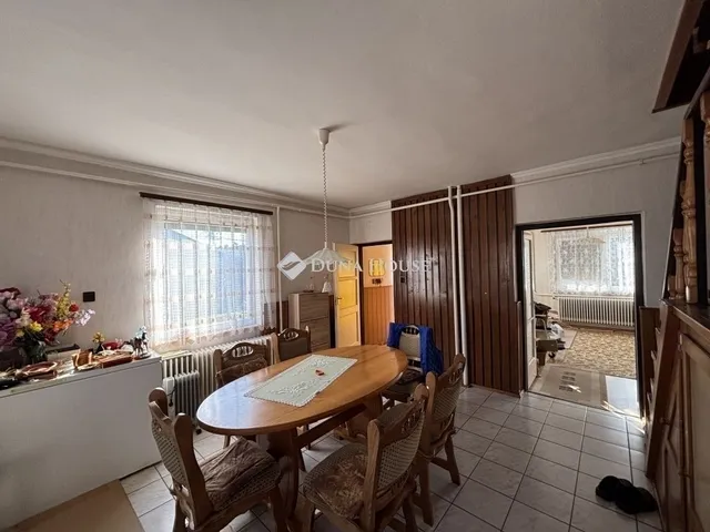 Eladó ház Süttő 193 nm