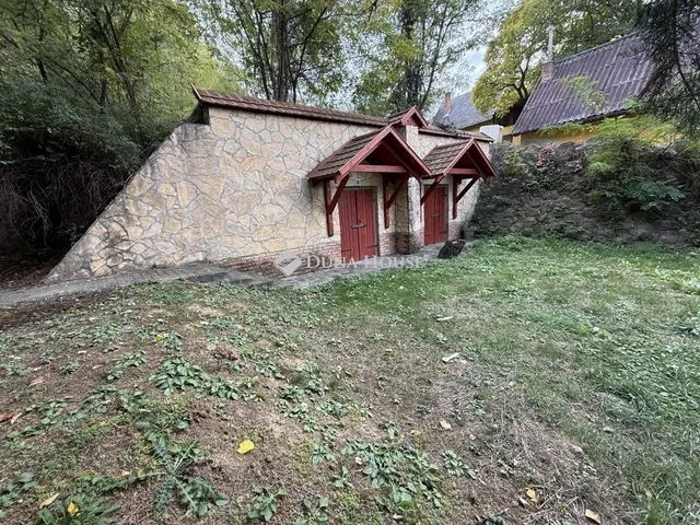 Eladó mezőgazdasági ingatlan Nyergesújfalu 19 nm